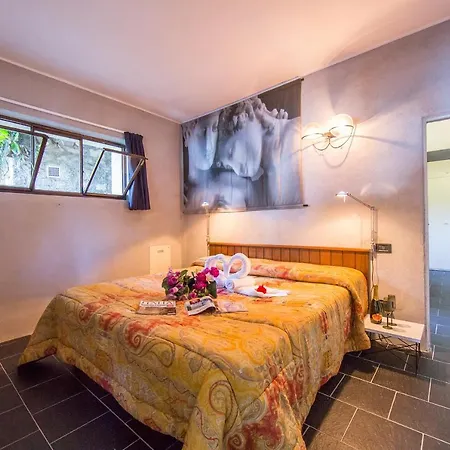 Sleeps 4 Cadenabbia